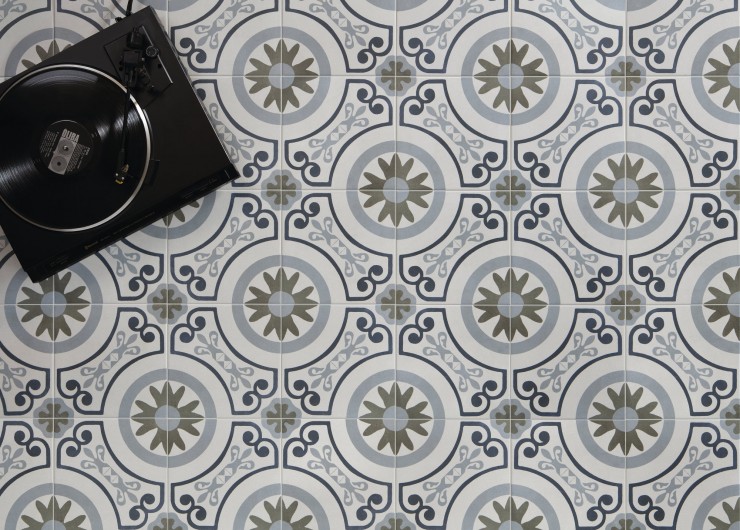 На фотографии пример использования плитки из коллекции Harmony Havana фабрики Peronda в дизайне интерьера.