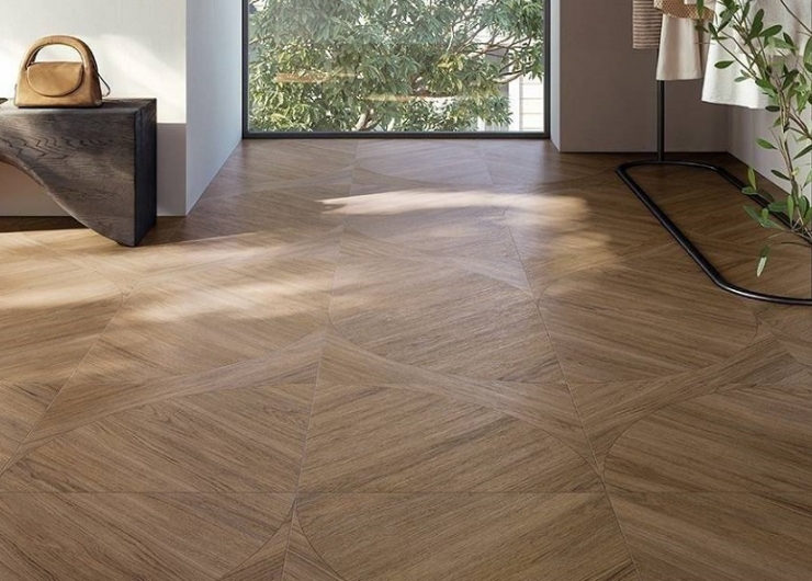 На фотографии пример использования плитки из коллекции Eik фабрики Refin Ceramiche в дизайне интерьера.