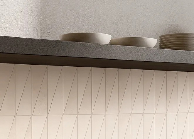 На фотографии пример использования плитки из коллекции COTTOMILANO фабрики Keope в дизайне интерьера.