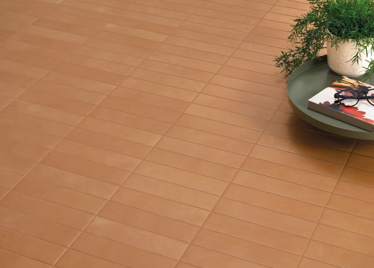 На фотографии пример использования плитки из коллекции COTTOMILANO фабрики Keope в дизайне интерьера.