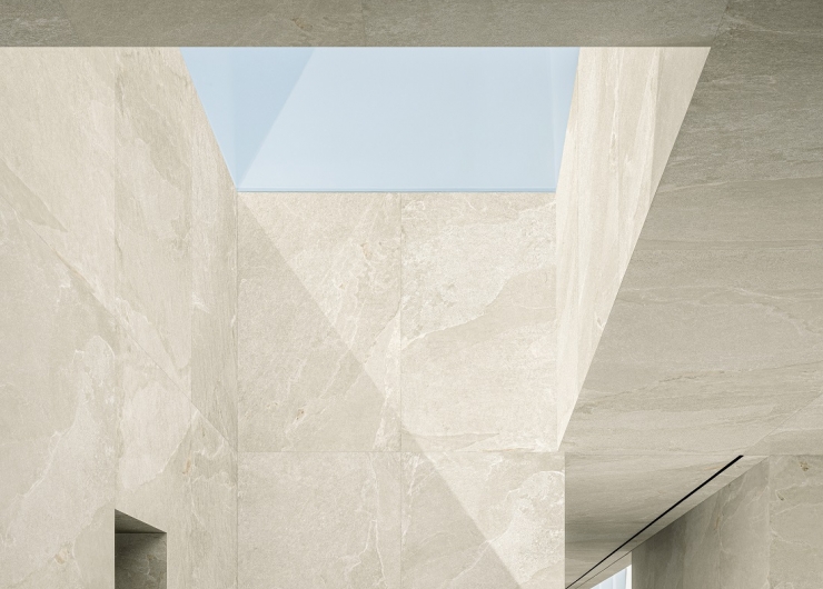 На фотографии пример использования плитки из коллекции Ardesia фабрики Impronta в дизайне интерьера.