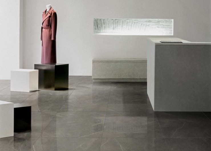На фотографии пример использования плитки из коллекции Elegance фабрики Valentino в дизайне интерьера.