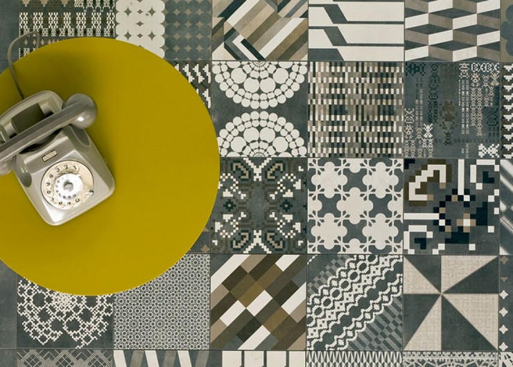 На фотографии пример использования плитки из коллекции Azulej фабрики Mutina в дизайне интерьера.
