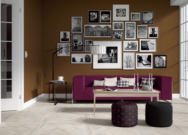 На фотографии пример использования плитки из коллекции Larix фабрики Ariana в дизайне интерьера.